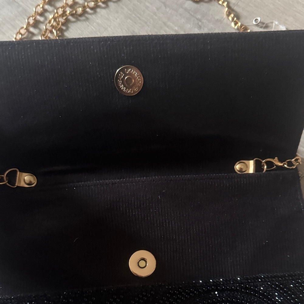 Elegant Black Evening Clutch with Chain Strap - Picture 3 of 4